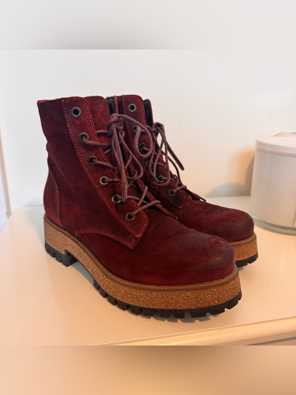 Taos Footwear Red Suede Lace-Up Platform Ankle Boots - Picture 3 of 6